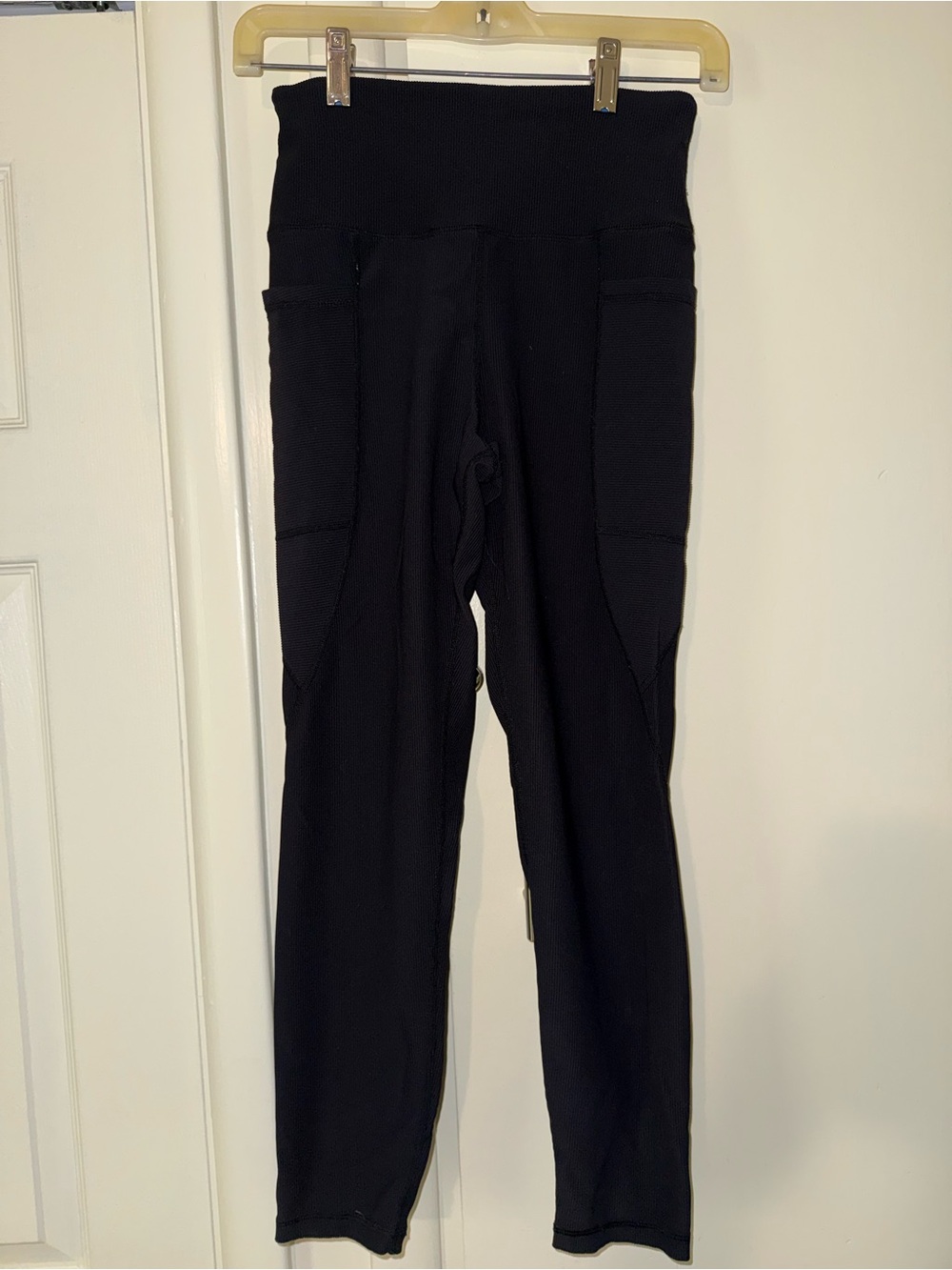 Glyder Black High-Waist Ribbed Leggings with Side Pockets